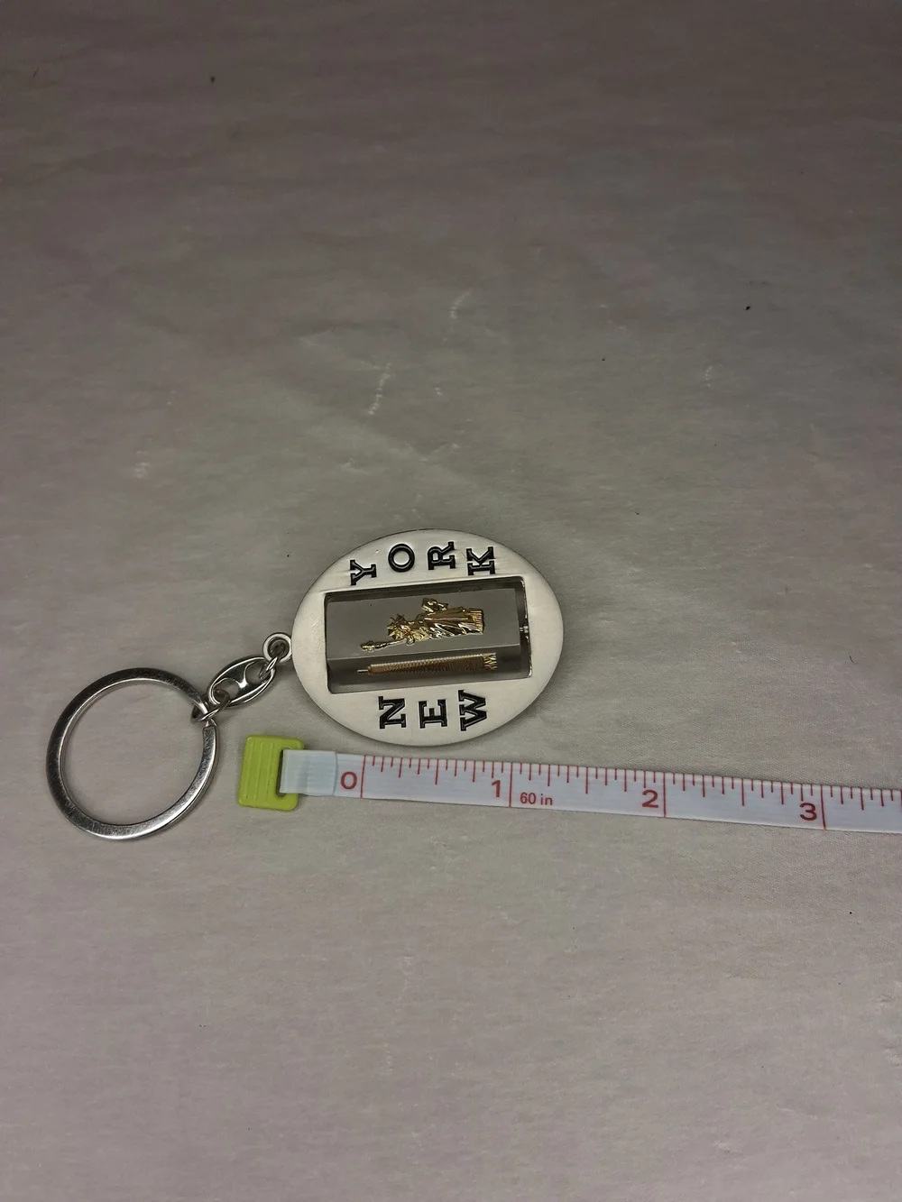New York Two-Tone Statue Keychain - Silver & Gold